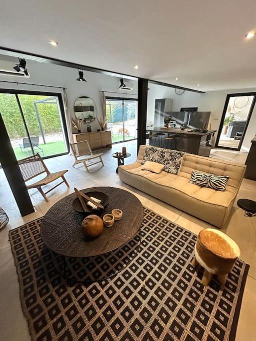 Superbe Maison Avec Jacuzzi Ventabren Esterno foto